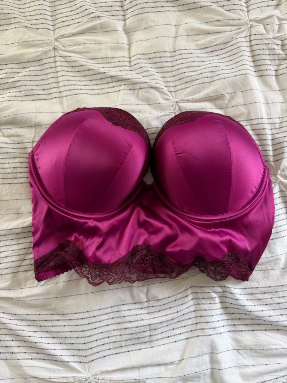 Victoria's Secret Very Sexy Bombshell Bra in Fuchsia
